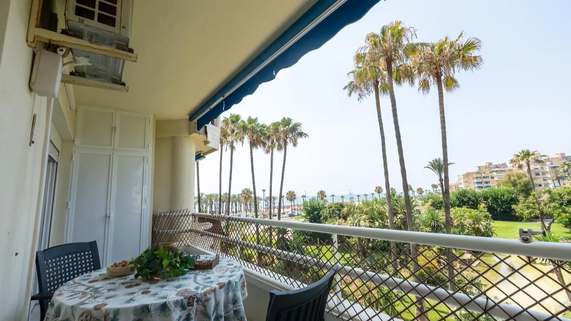 Natera Costa Golf Exclusive Beachfront Apartment Τορρεμολίνος